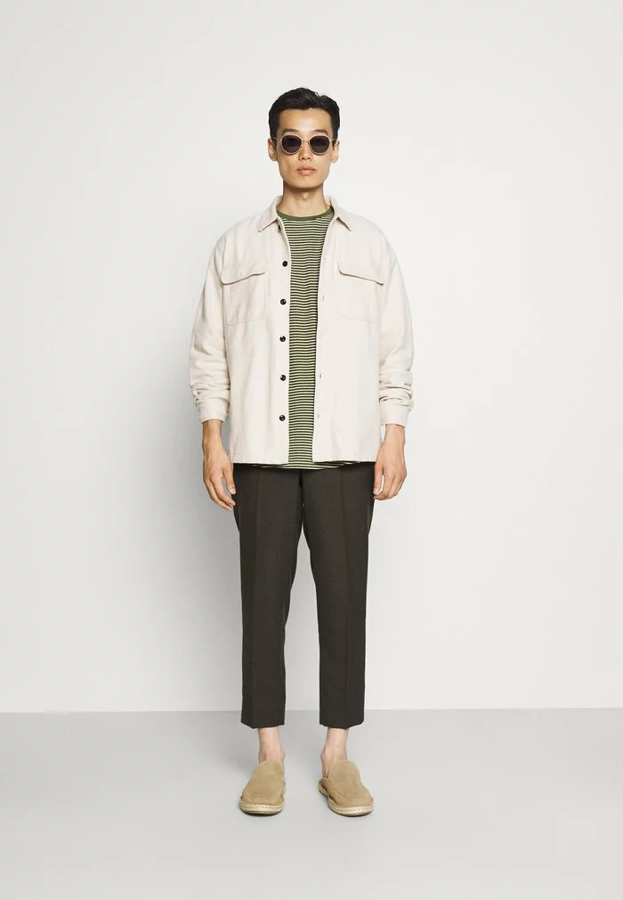 Solid SDVERNARD TEE LS 21106124 - T-shirt à Manches Longues - Black Forest 2 Solid SDVERNARD TEE LS 21106124 - T-shirt à Manches Longues - Black Forest – Image 2