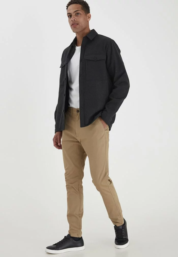 Solid Pantalon Classique - Sand 2 Solid Pantalon Classique - Sand – Image 2