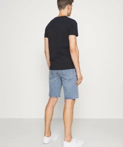 Solid DYLAN - Short En Jean - Middle Blue Denim 10 Solid DYLAN - Short En Jean - Middle Blue Denim -Promos Solid Magasin 6ef4d9887c8f4e7f9123a25bf068e774