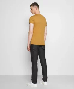 Solid RYDER - Jean Droit - Blue Wash Denim 9 Solid RYDER - Jean Droit - Blue Wash Denim -Promos Solid Magasin 78c88d6860e54a84baa2041e5c3ce7df