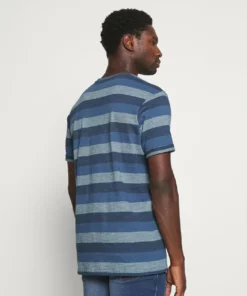 Solid SPIRIT TEE - T-shirt Imprimé - Ensign Blue 9 Solid SPIRIT TEE - T-shirt Imprimé - Ensign Blue -Promos Solid Magasin 86fa30f6141d473e91fa4767e6b4bf04