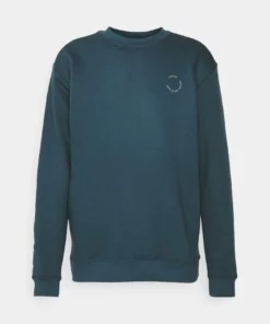 Solid VICTER - Sweatshirt - Ensign Blue 10 Solid VICTER - Sweatshirt - Ensign Blue -Promos Solid Magasin 9eb1e7b8eb5b4a99a6d6734084a0c2f2