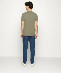 Solid SDAMADEUS SS1 - T-shirt Imprimé - Vetiver -Promos Solid Magasin bca77ea3fe3a4ba387e595d627153d27