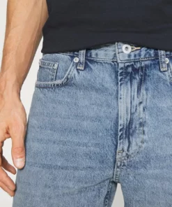 Solid DYLAN - Short En Jean - Middle Blue Denim 12 Solid DYLAN - Short En Jean - Middle Blue Denim -Promos Solid Magasin e5e7b43f0c174db8bda3a3f73f5ec4c4