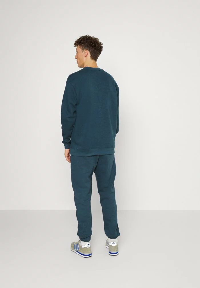 Solid VICTER - Sweatshirt - Ensign Blue 3 Solid VICTER - Sweatshirt - Ensign Blue – Image 3