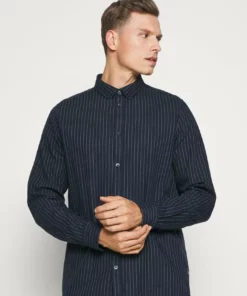 Solid VALLEN SHIRT - Chemise - Insignia Blue -Promos Solid Magasin e8c4084f76594fbf9e001c5a718e574d