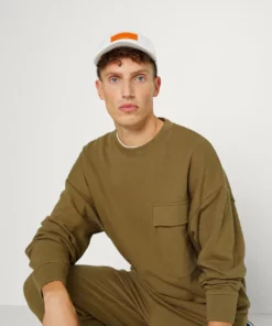 Solid VARDEN CREWNECK - Sweatshirt - Kangaroo -Promos Solid Magasin ed35c13a7b074f8db87a64e50dfdbd70